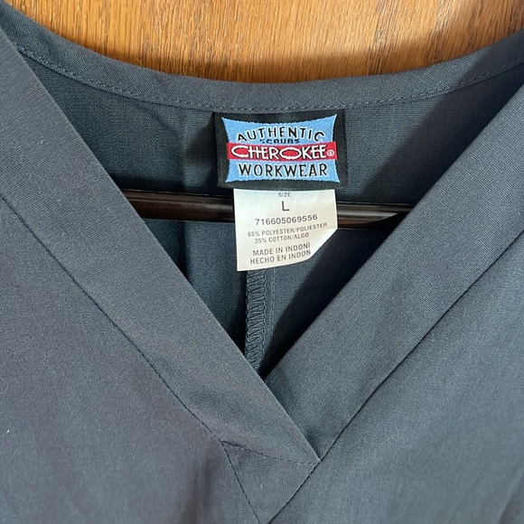 Brand new authentic Cherokee workwear size large, dark gray in color - Picture 2 of 4